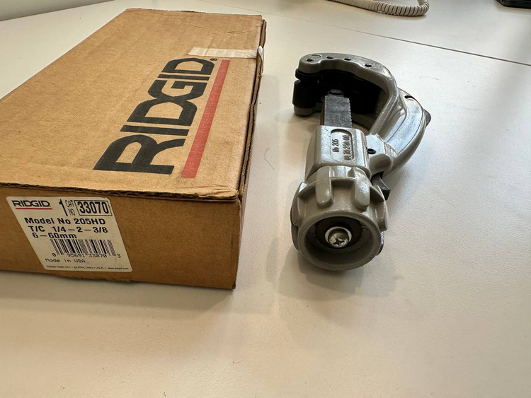 لوله بر جدار نازک مجهز به پیچ تغذیه