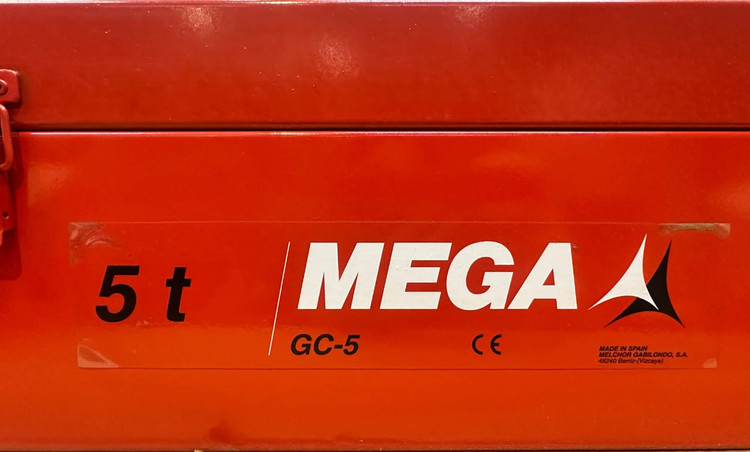 مجموعه (کیت) تعمیر بدنه (جعبه صافکاری) مگا اسپانیا